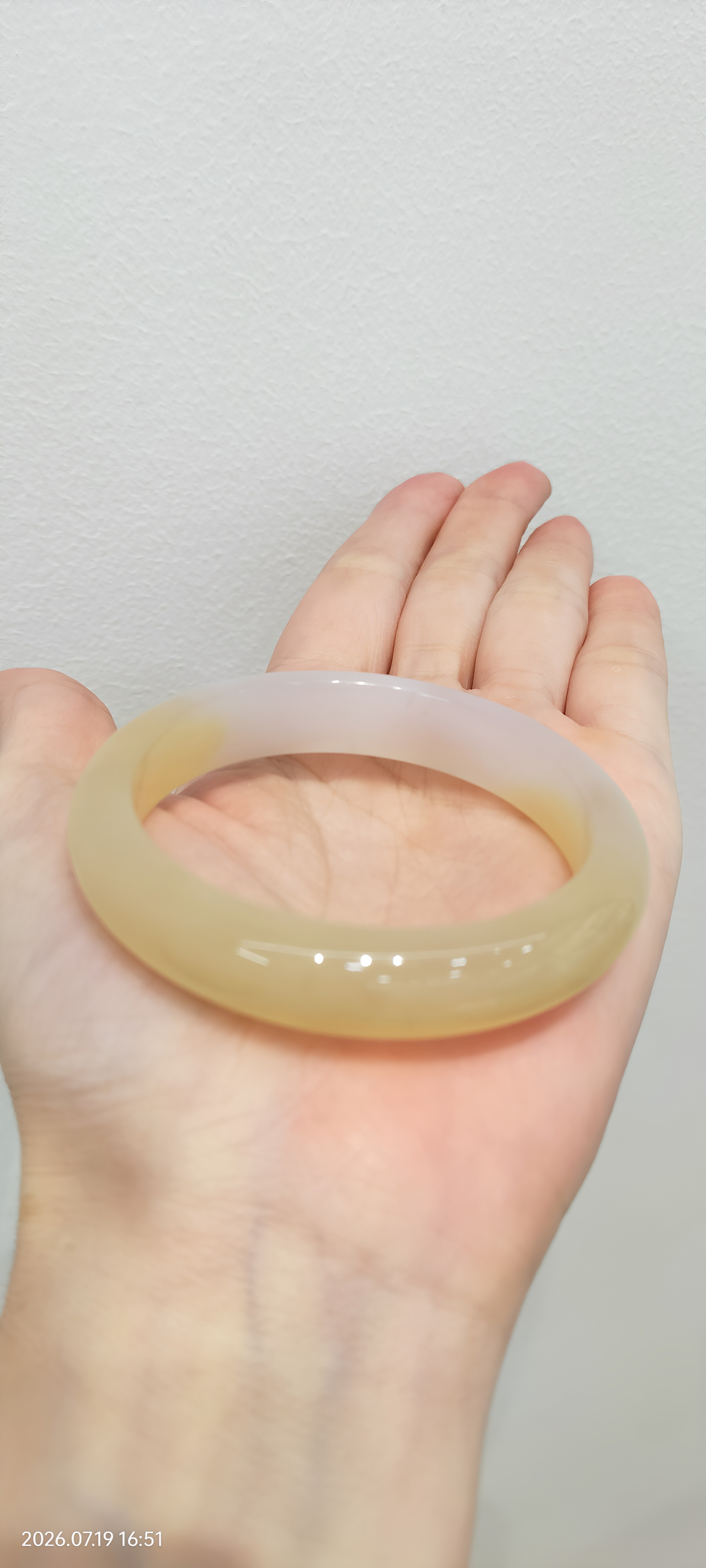 天然马料香槟黄玉髓手镯正圈自然手饰