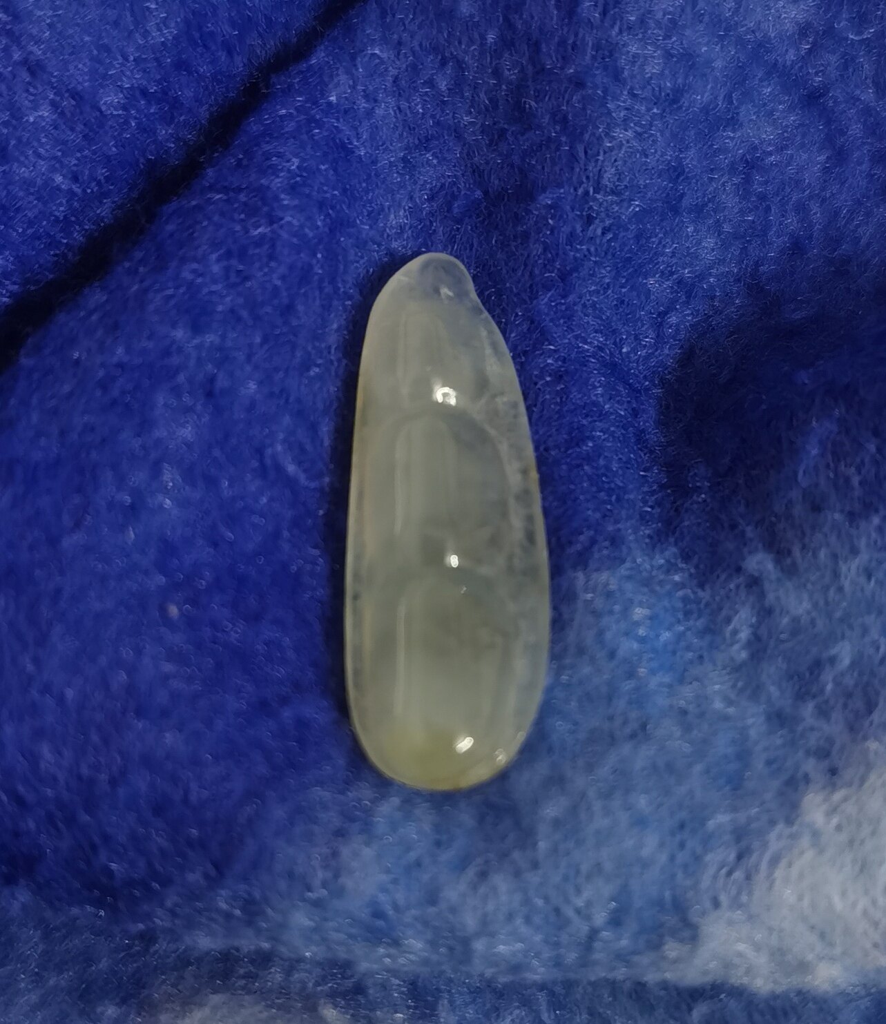 天然缅甸翡翠冰黄豆子吊坠挂件种老肉细起荧光196