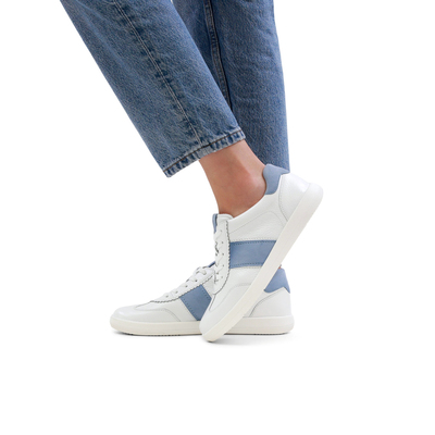 德国CAPRICE凯蝴蝶鹿皮拼色女鞋