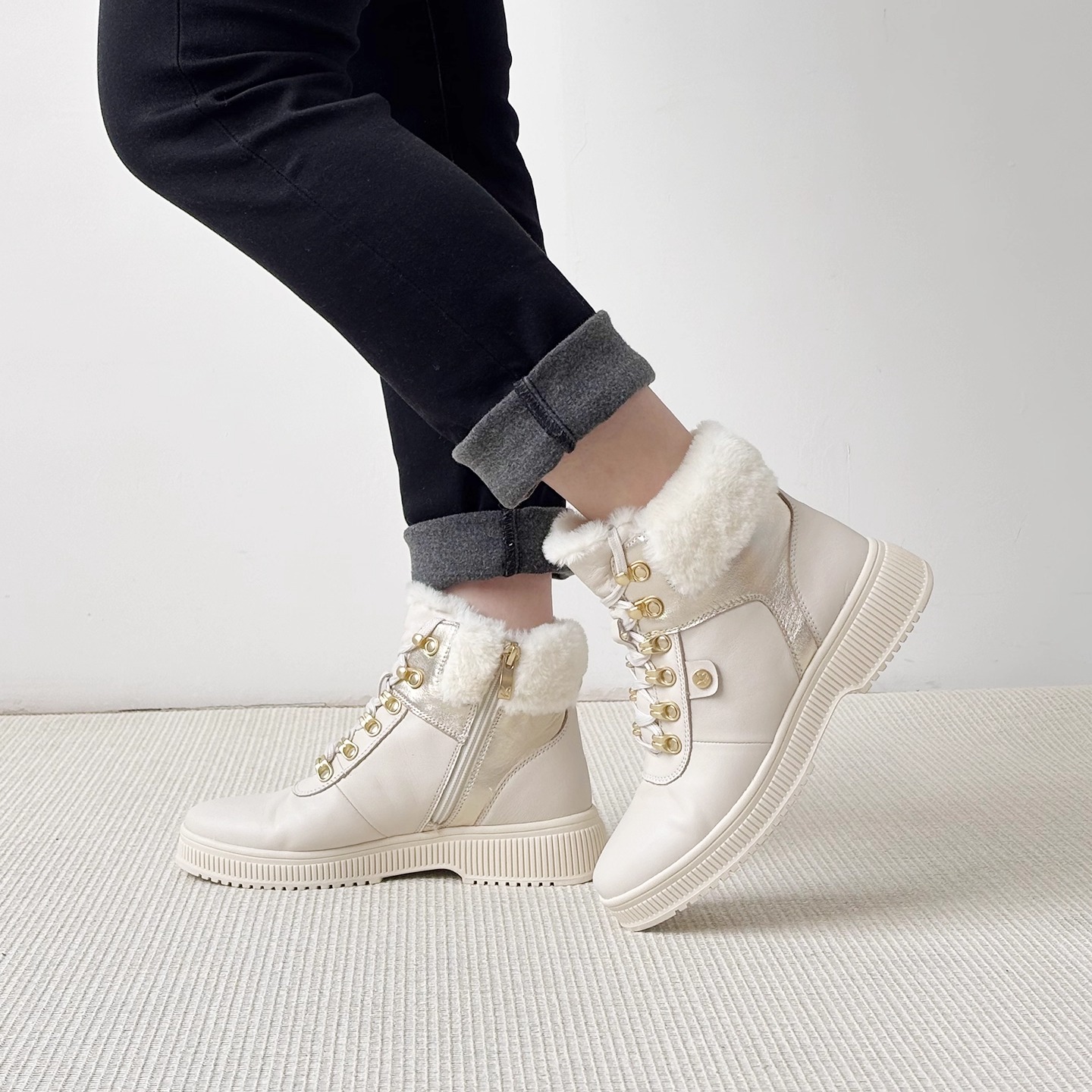 CAPRICE凯蝴蝶牛皮系带雪地靴