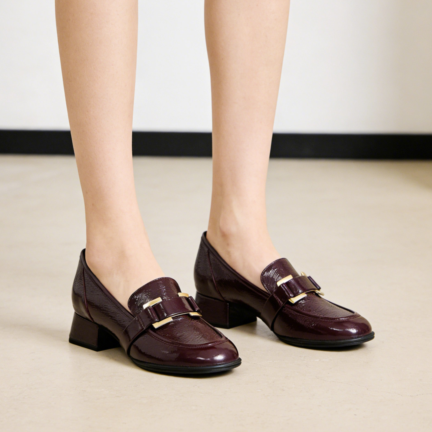 德国CAPRICE凯蝴蝶女鞋2025秋冬新品软牛漆皮扣饰中跟乐福鞋24303,女鞋,乐福鞋（豆豆鞋）,淘宝优惠券,粉丝福利购,淘宝优惠卷