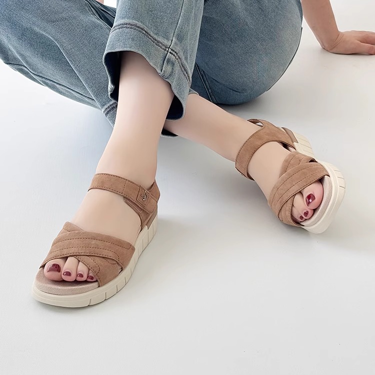 德国CAPRICE休闲厚底凉鞋