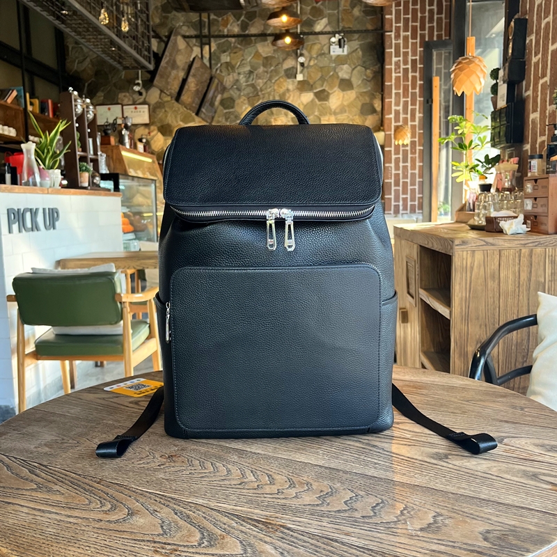 2025新款时尚休闲头层牛皮双肩包