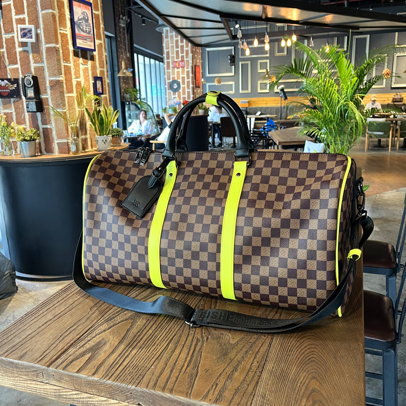 柔软质感pvc行李袋健身包旅行包