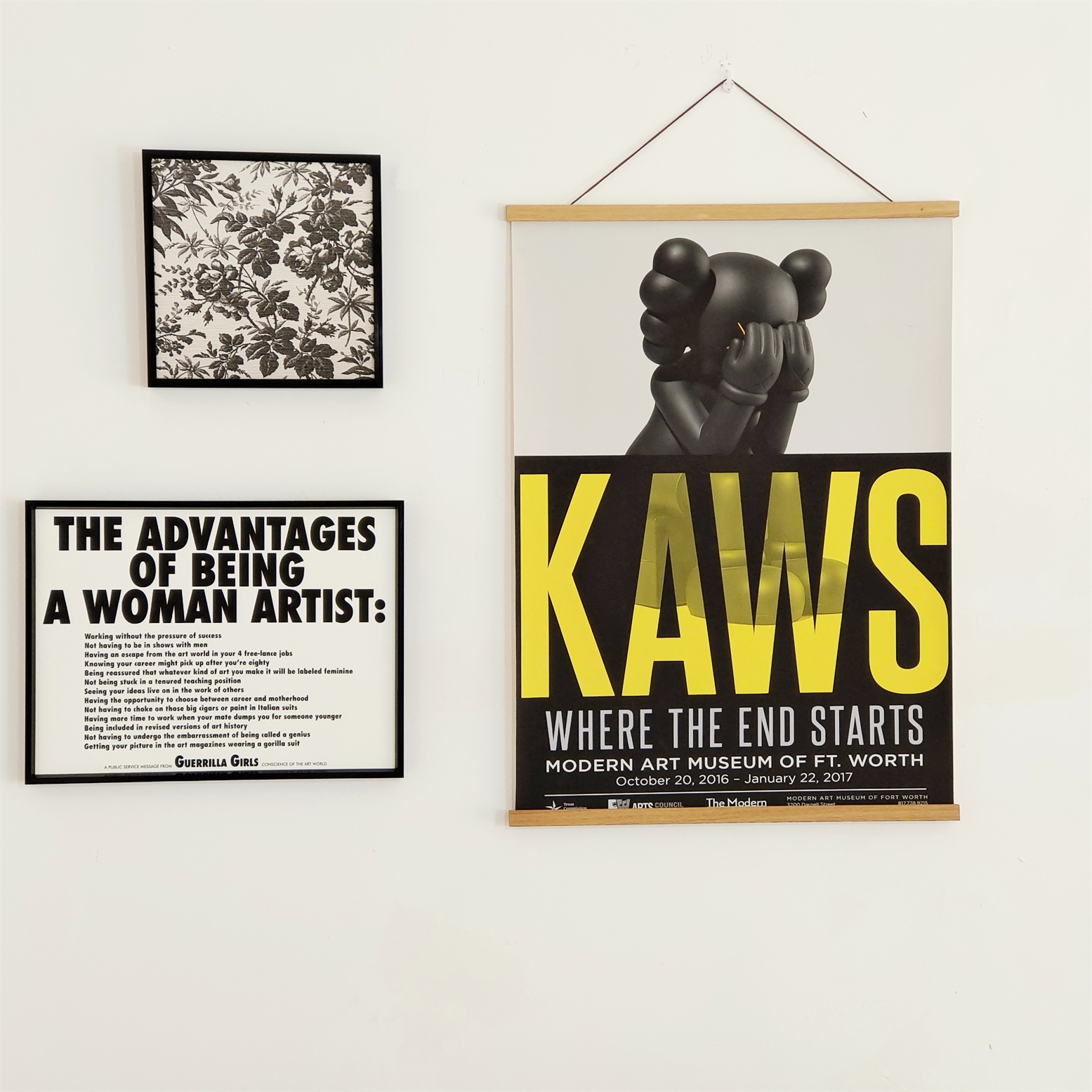 kaws现代潮牌暴力熊实木磁铁挂画