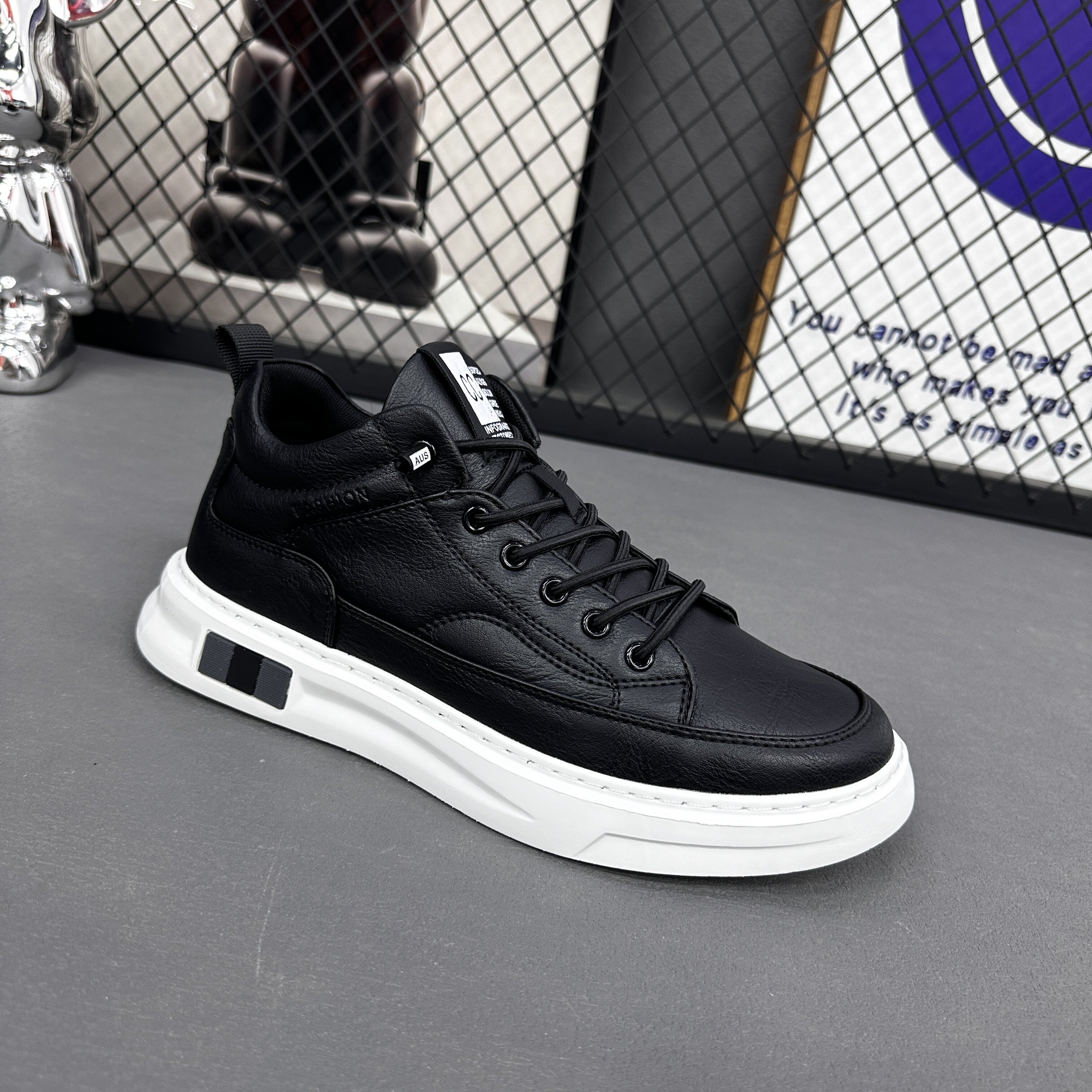 春秋新款莱皮面透气舒适防臭运动休闲鞋2024款轻质鞋底圆头纯色款