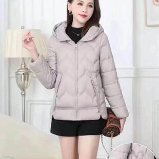 中年妈妈冬装羽绒棉服大码洋气2024新款中老年女秋冬保暖连帽外套