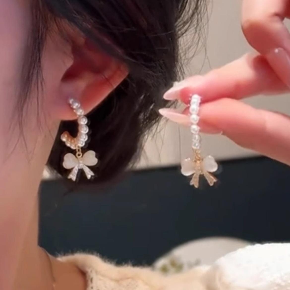 小众设计感高级蝴蝶结珍珠圈耳环