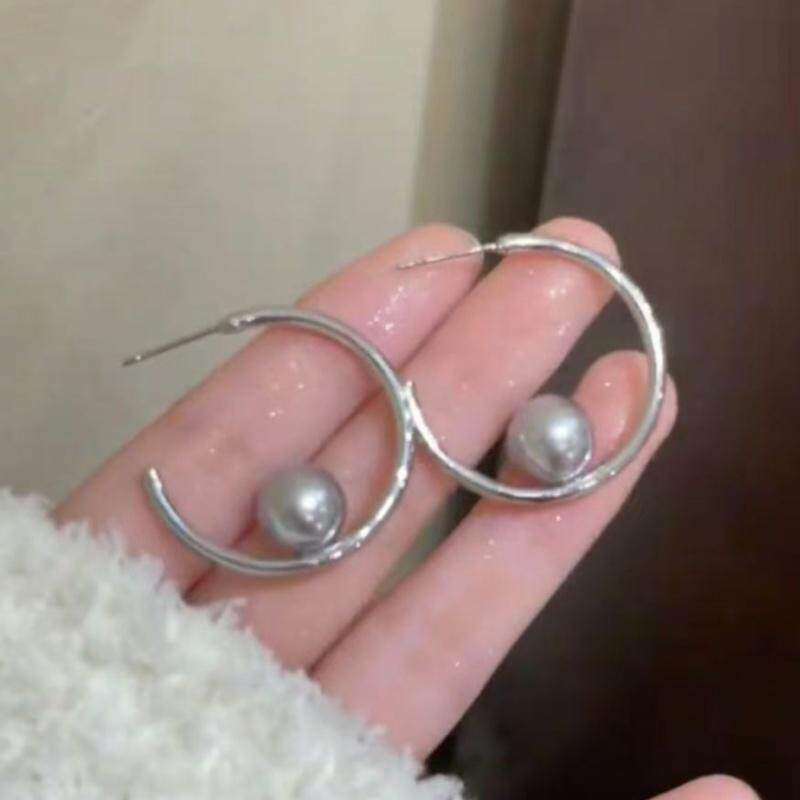 小众设计感银灰色珍珠耳圈