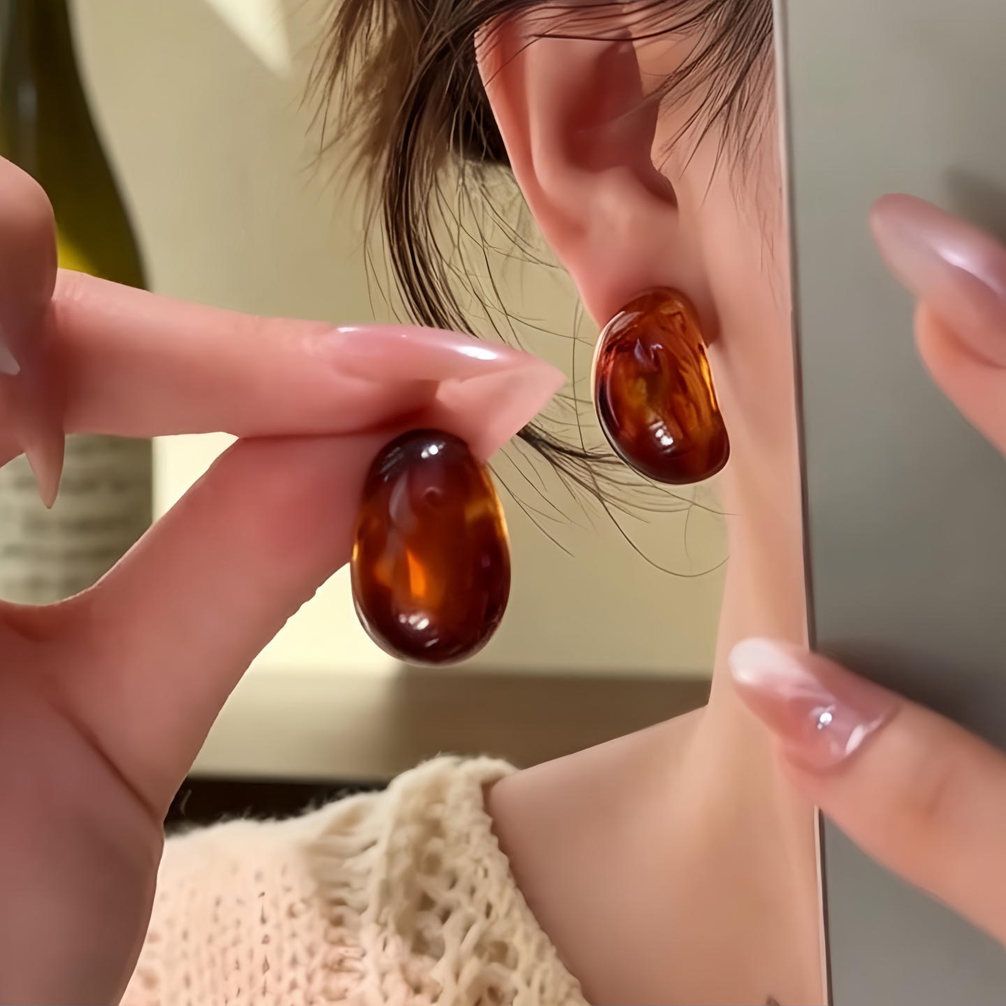 复古琥珀色耳钉女高级感气质小众独特设计感耳环2026新款爆款耳饰