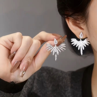 一款两戴锆石耳钉银针天使之翼羽毛耳环小众设计感轻奢高级耳饰女