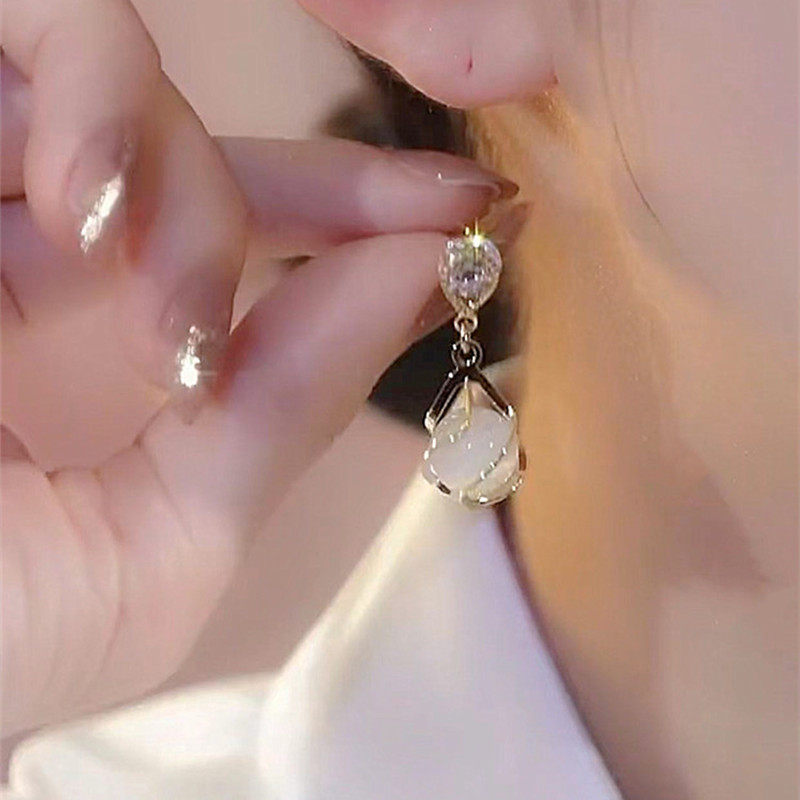 轻奢猫眼石小众设计精致气质耳环