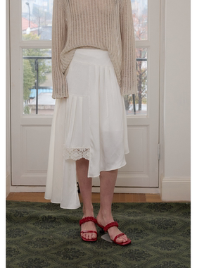 【UNRESTRAIN】UNR2025春夏新款蕾丝拼接褶皱A字半身裙女显瘦