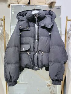 浩斯特9557女短款2024年新款冬季小个子加厚白鸭绒连帽外套羽绒服