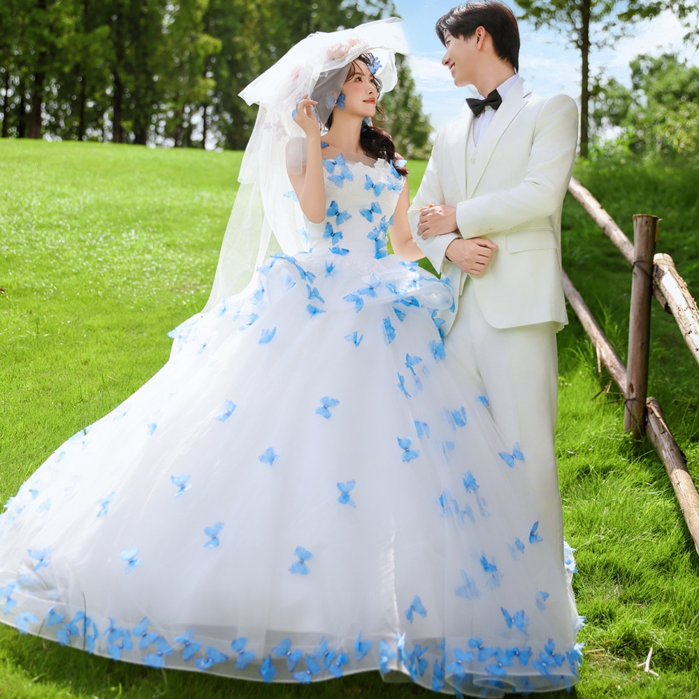 成都保利198婚纱摄影2025婚纱照新风格摄影师【男女各2服2造】