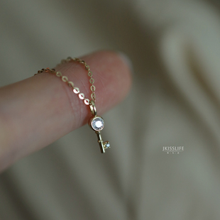 9K黄金 迷你小钥匙 设计感别致K金吊坠挂坠 ins博主 日常叠戴百搭