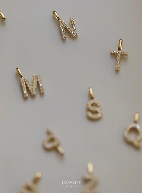 9K黄金 26个字母K金项链吊坠 可爱迷你经典挂坠 情侣  镶嵌定制款