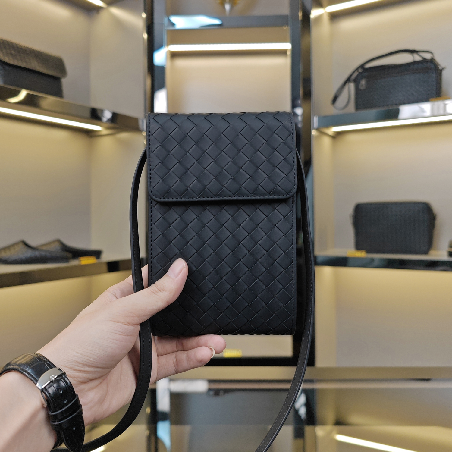 头层牛皮编织休闲斜挎手机包