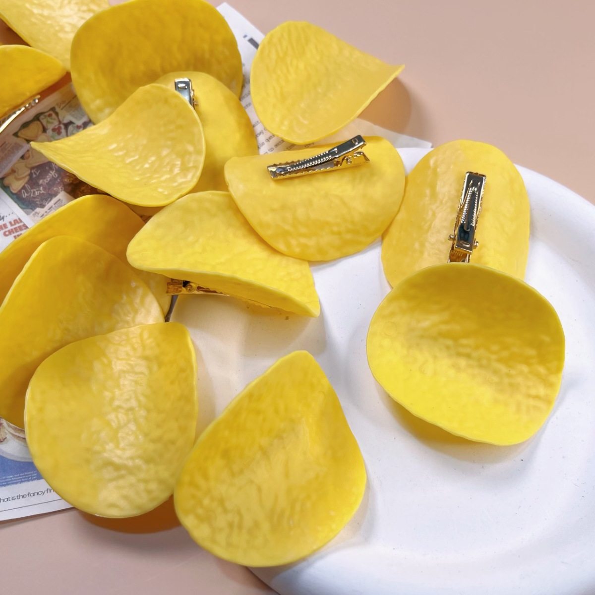 创意网红薯片发夹仿真零食鸭嘴夹夜市地摊一元发卡头饰发饰