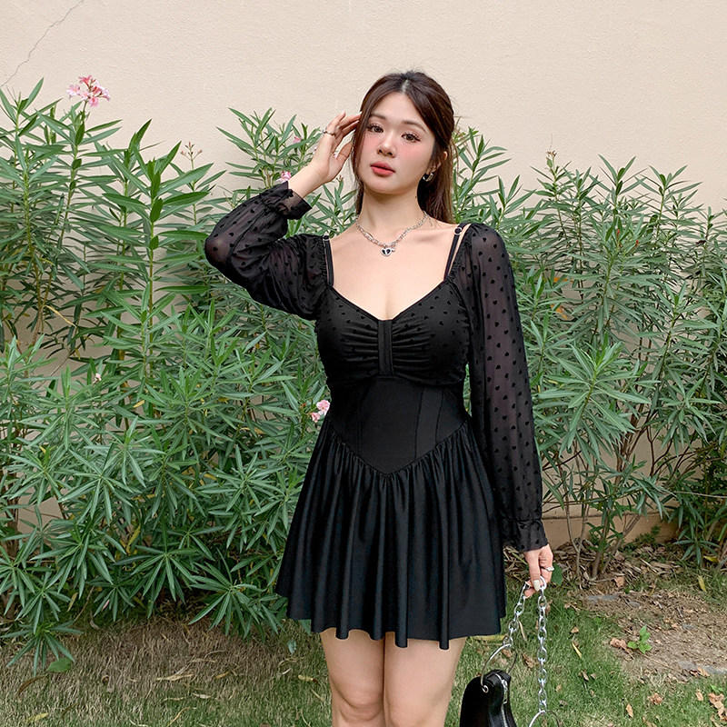 大码泳衣女裙式连体长袖钢托聚拢微胖mm性感黑色温泉度假纯欲风装