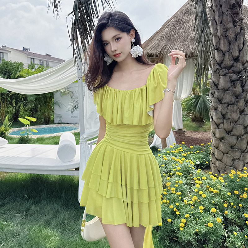 2026新款绿色连体大码泳衣女高级感显瘦遮肚肉温泉度假泡温泉泳装