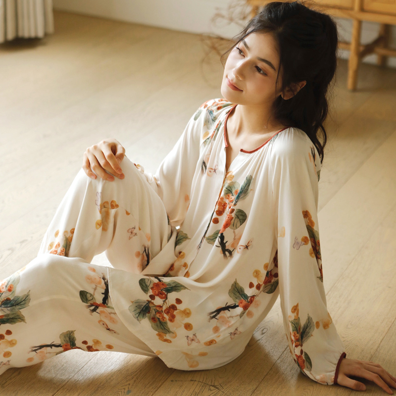 女士贡缎人棉小V印花森系秋睡衣