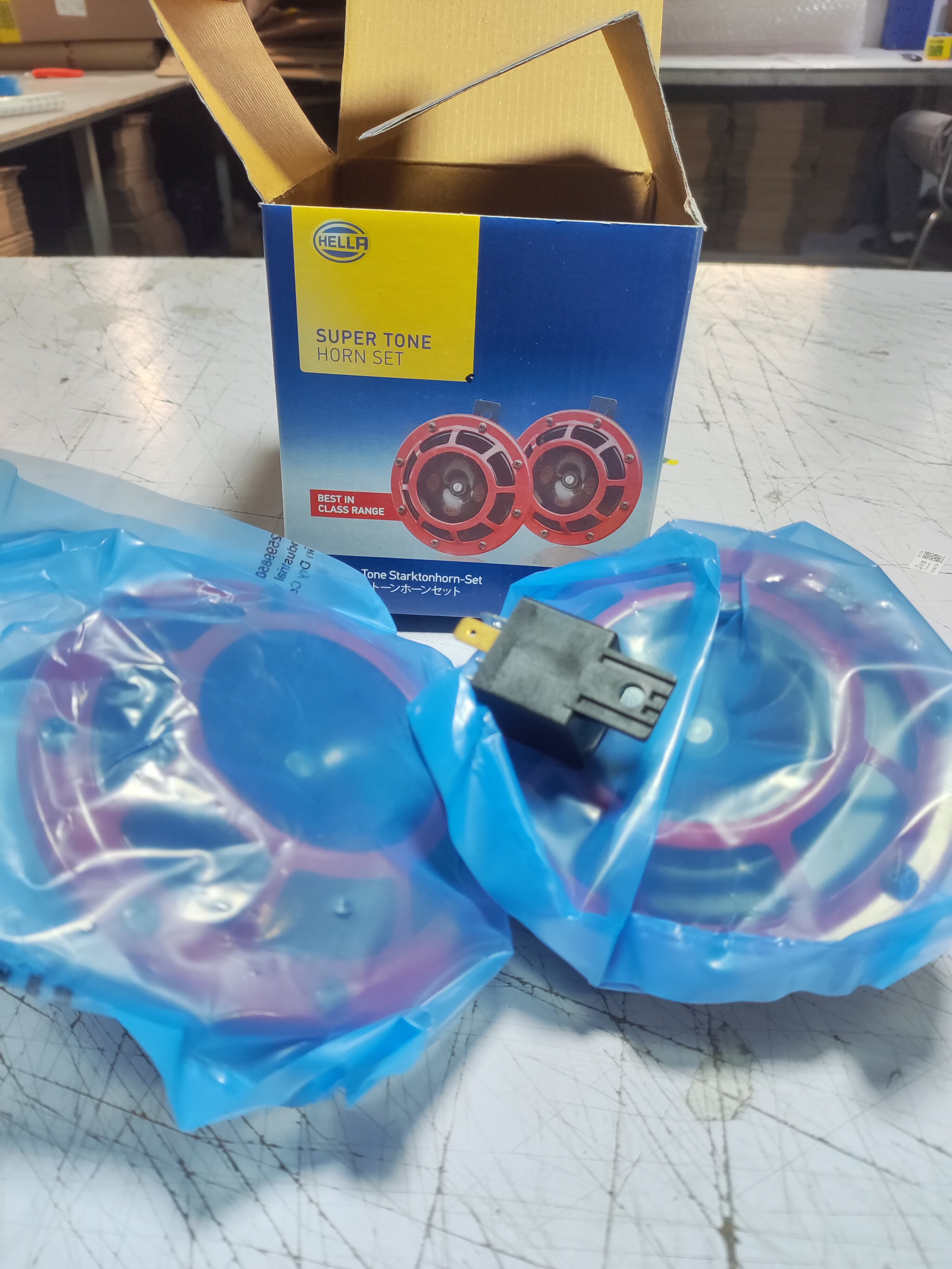 海拉喇叭红色设计高音500Hz低音300Hz，118dB12V电压，改装喇叭