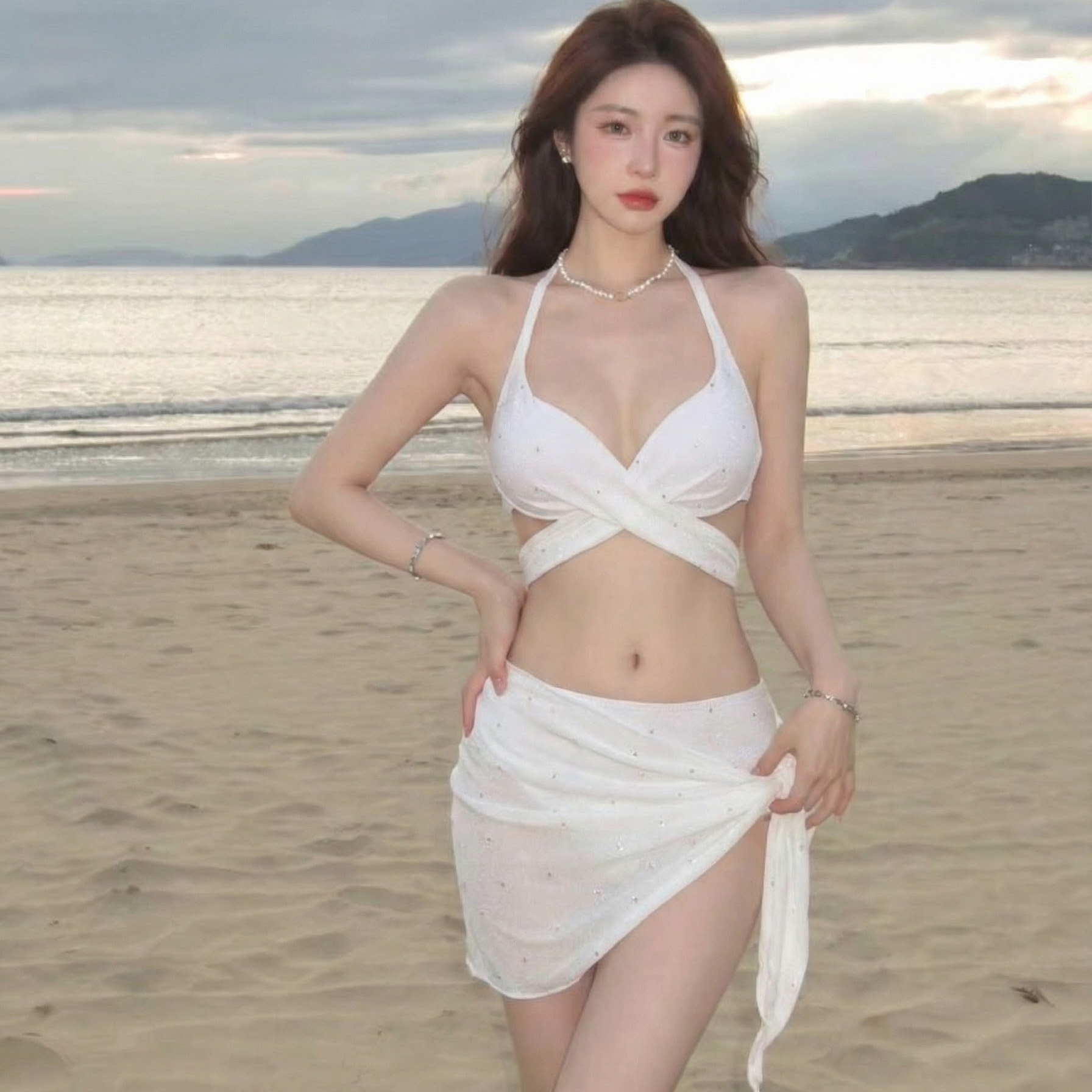 2026新款泳衣女性感比基尼白色三件套温泉度假游泳衣小胸聚拢