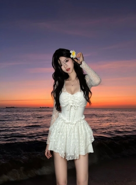 2025新款泳衣女白色高级感蕾丝长袖防晒连体性感游泳衣绝美纯欲