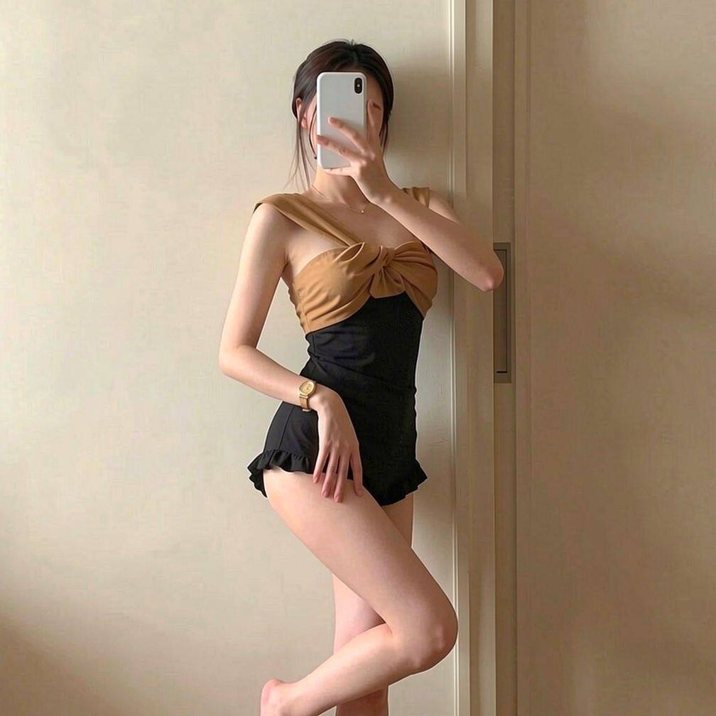 2025新款斜肩泳衣女泡温泉高级感遮肚显瘦游泳衣连体网红风纯欲风