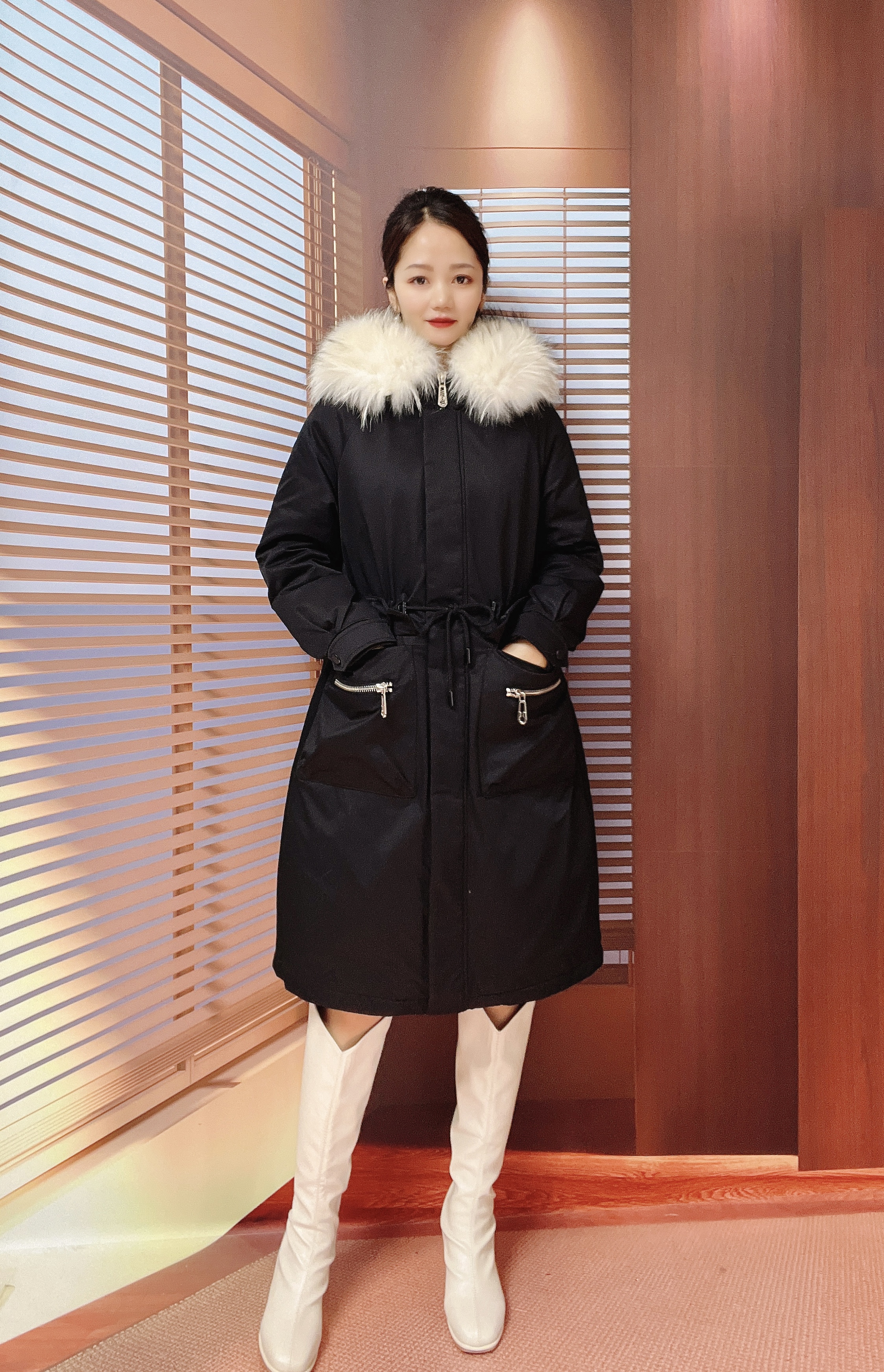 断码清仓 朗曼系列 冬款 时尚保暖连帽大毛领派克羽绒服Y117