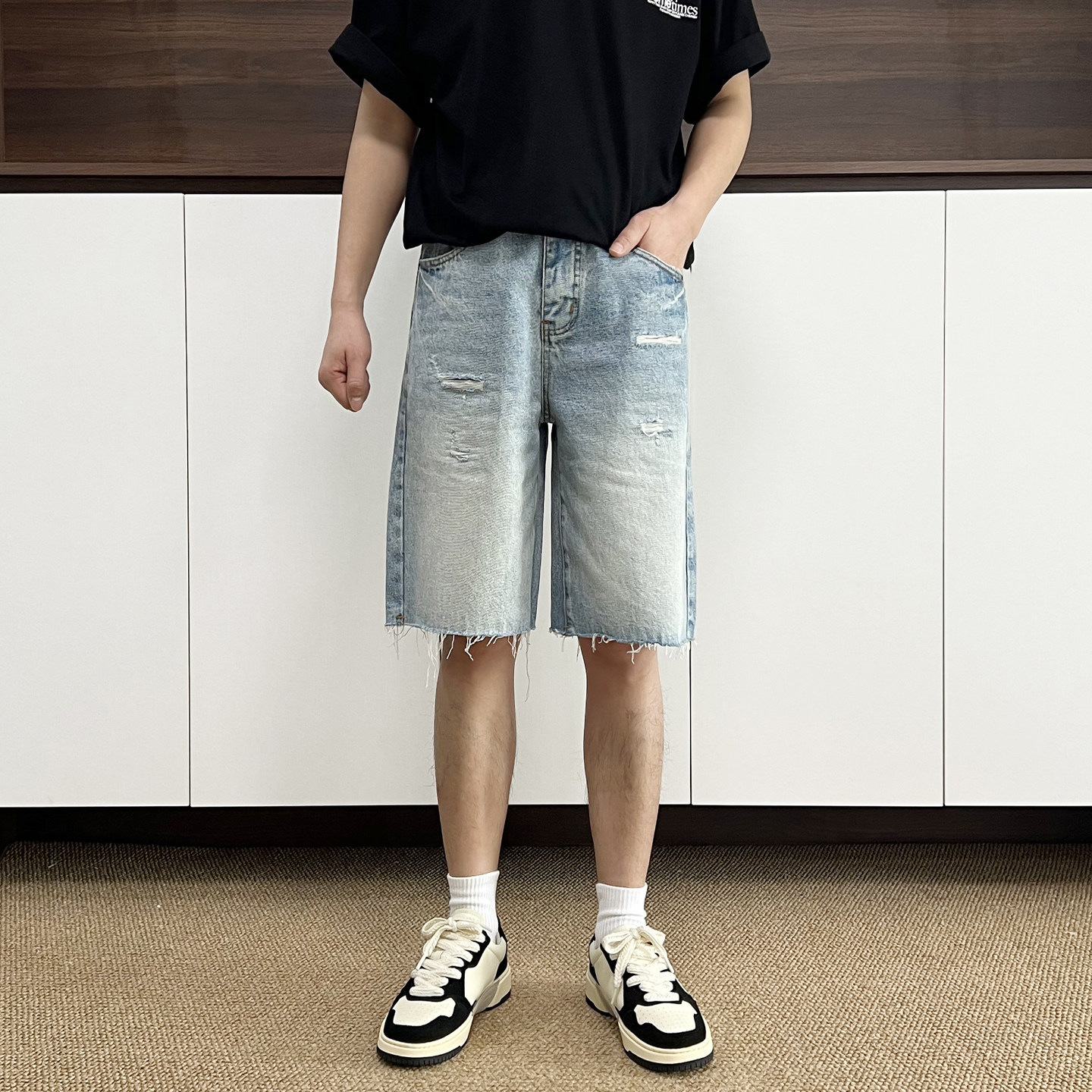 夏季薄款破洞贴布宽松直筒牛仔短裤男款潮流毛边男士五分中裤子