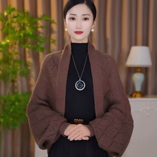 秋季韩版菱格针织披肩女士时尚百搭气质外搭开衫宽松镂空保暖坎肩