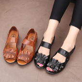 女鞋 妈妈凉鞋 夏季 中老年软底平跟闰月红鞋 真皮女士平底镂空鞋