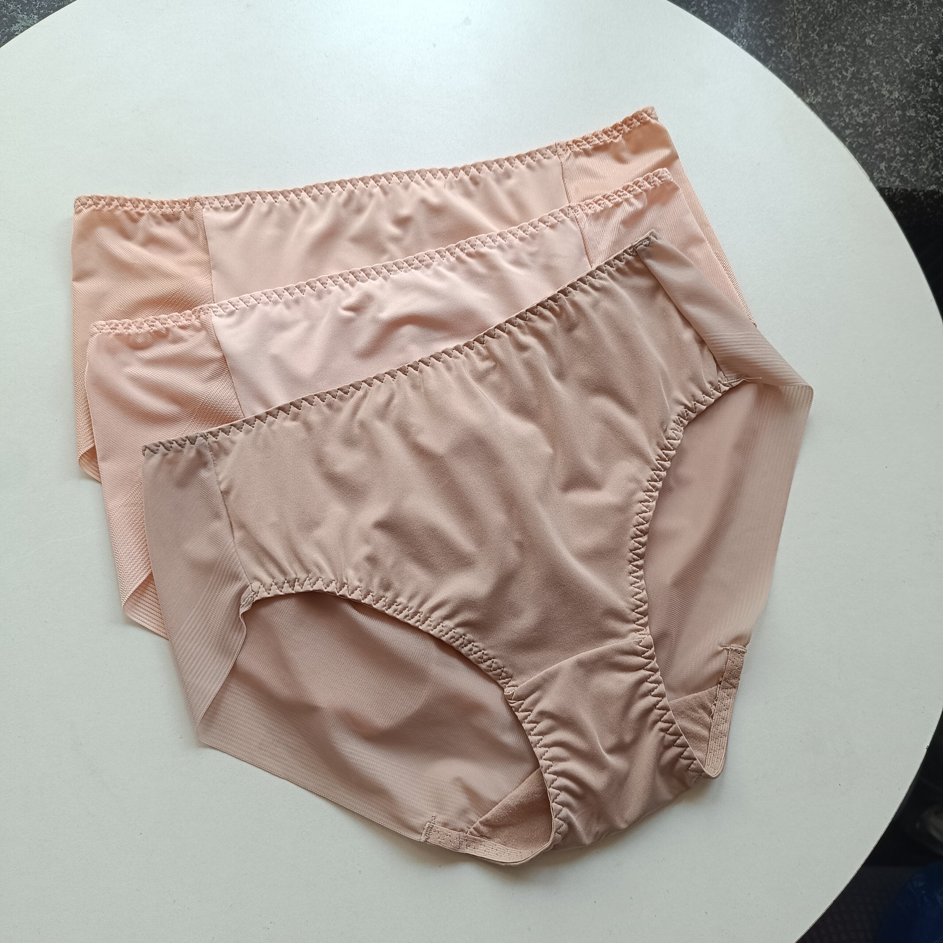 出口韩国原单尾单高级灰纯色无痕冰丝牛奶丝中腰舒适女式三角内裤