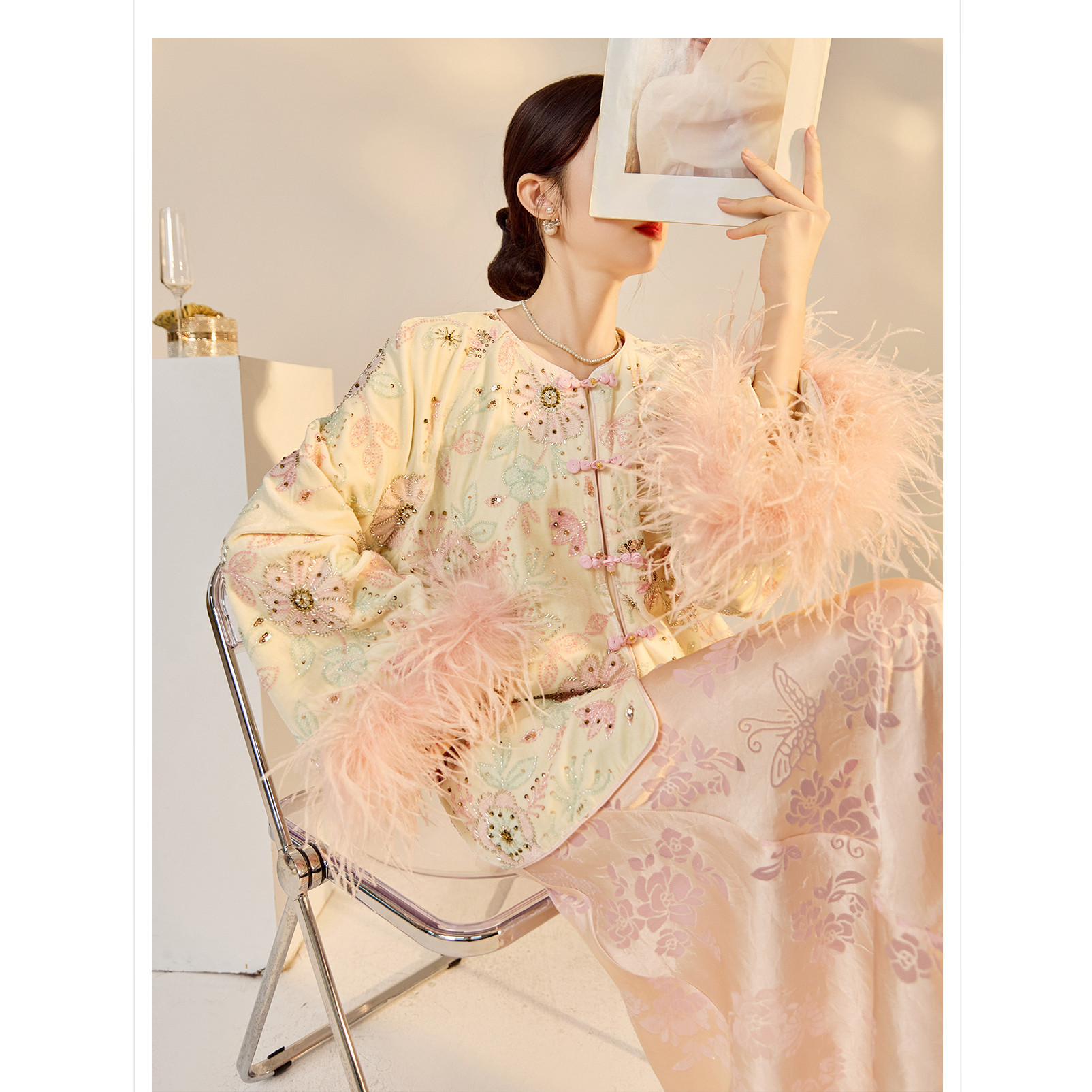 2026春装新款 轻奢新中式国风高端重工粉花绣珠鸵鸟毛外套上衣