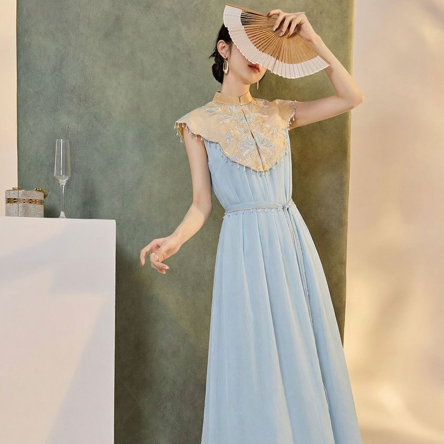 2026春夏装新款 轻奢新中式复古时尚刺绣云肩宽松蓝色连衣裙长裙