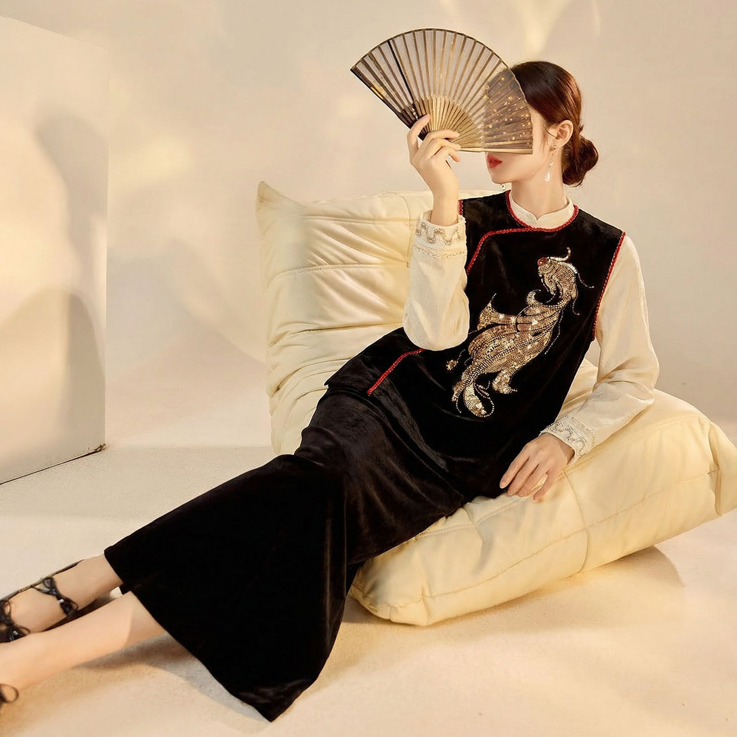 2026春装新款轻奢新中式复古重工刺绣黑色桑蚕丝无袖马甲半裙套装