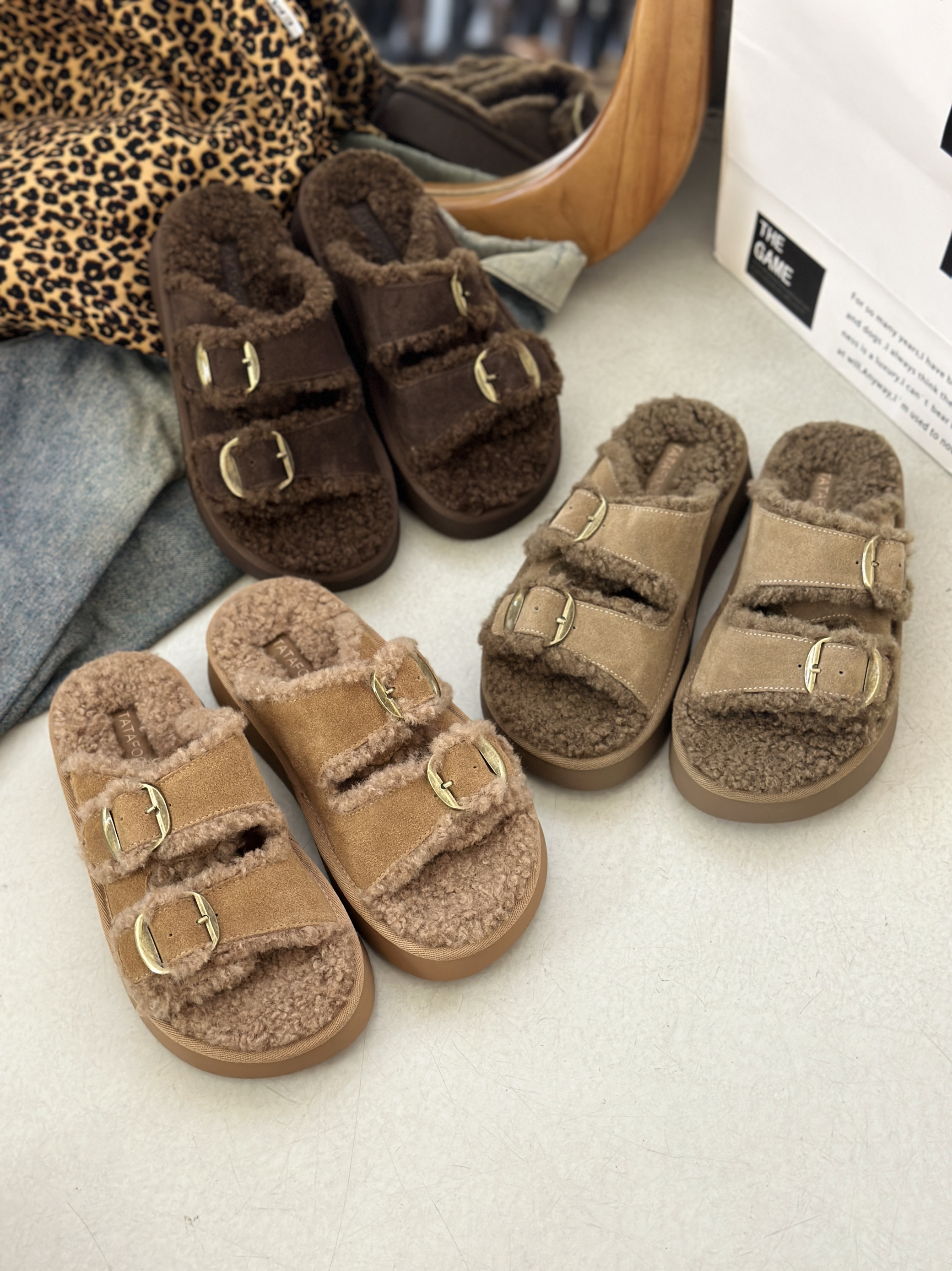 福利款厚底真皮勃肯毛毛拖鞋女2024冬季皮带扣一字拖外穿保暖毛拖