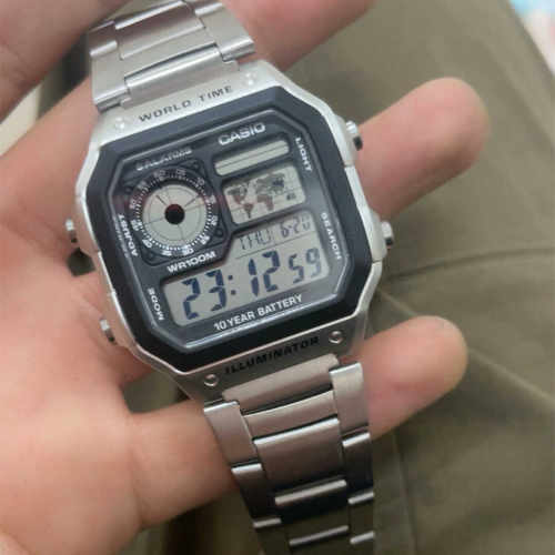 CASIO复古多功能灰盘男表小方块