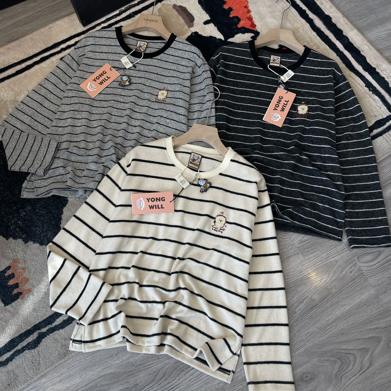 秋冬刺猬刺绣肤感绒长袖打底衫