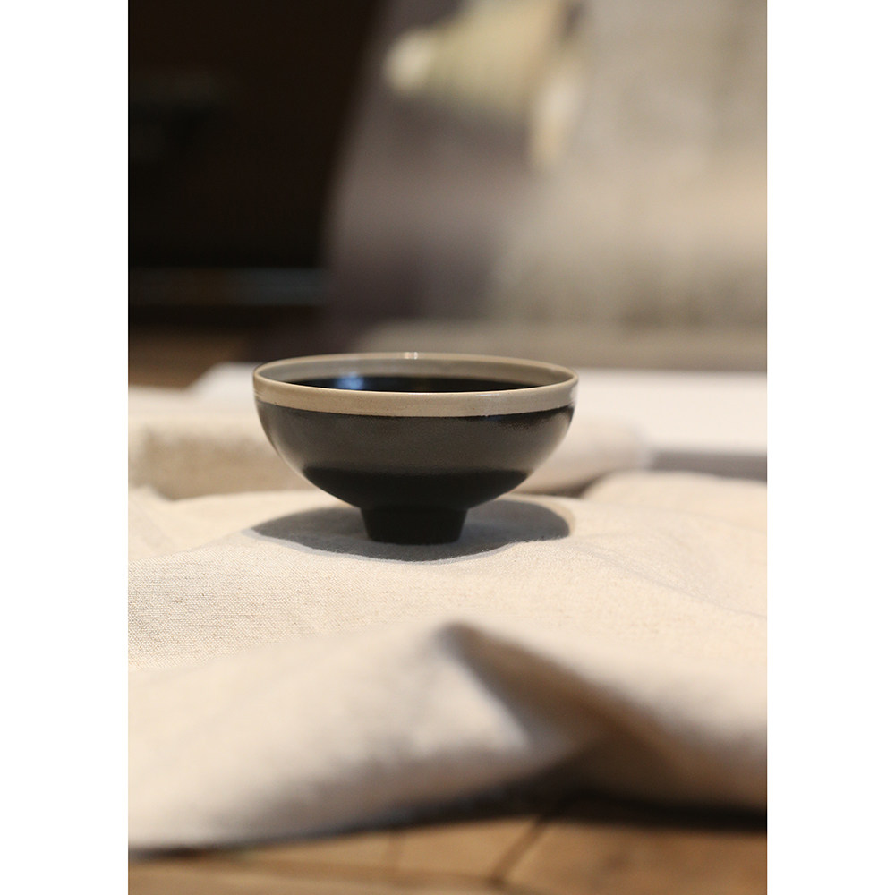 吉州窑原矿黑釉白覆轮小茶圆盏 | 薄胎小脚 极简现代感品茗杯孤品