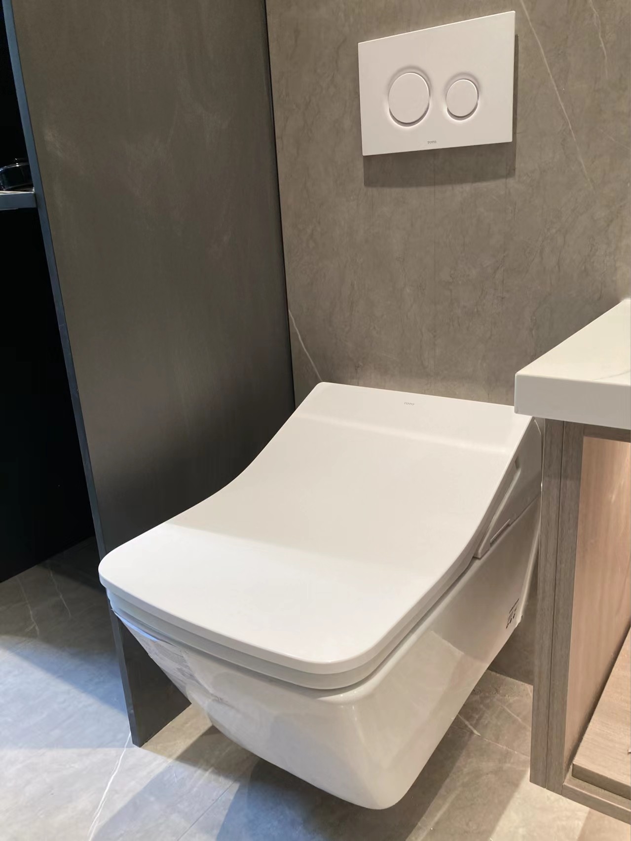 TOTO CES797/804壁挂式智能一体座便器