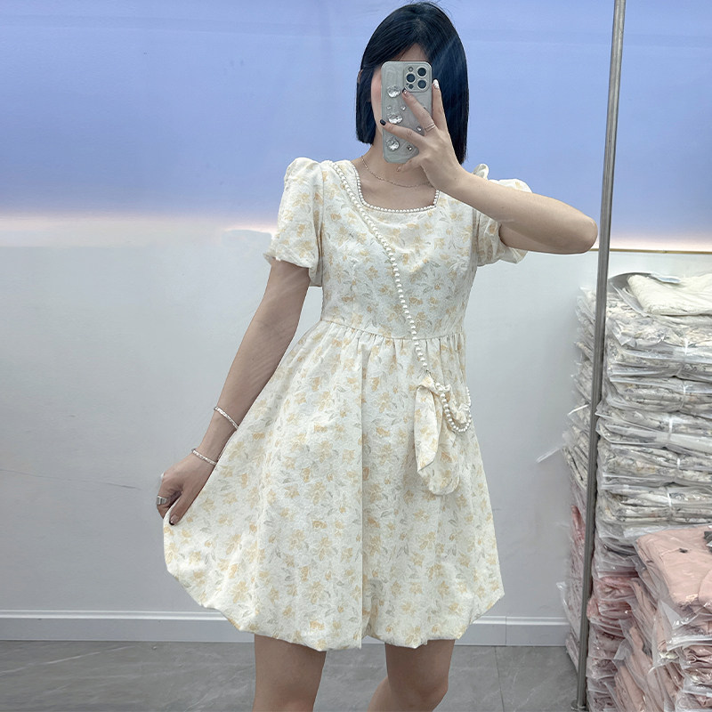 小香风连衣裙2025夏季新款洋气少女小个子显瘦中长款钉珠碎花裙子