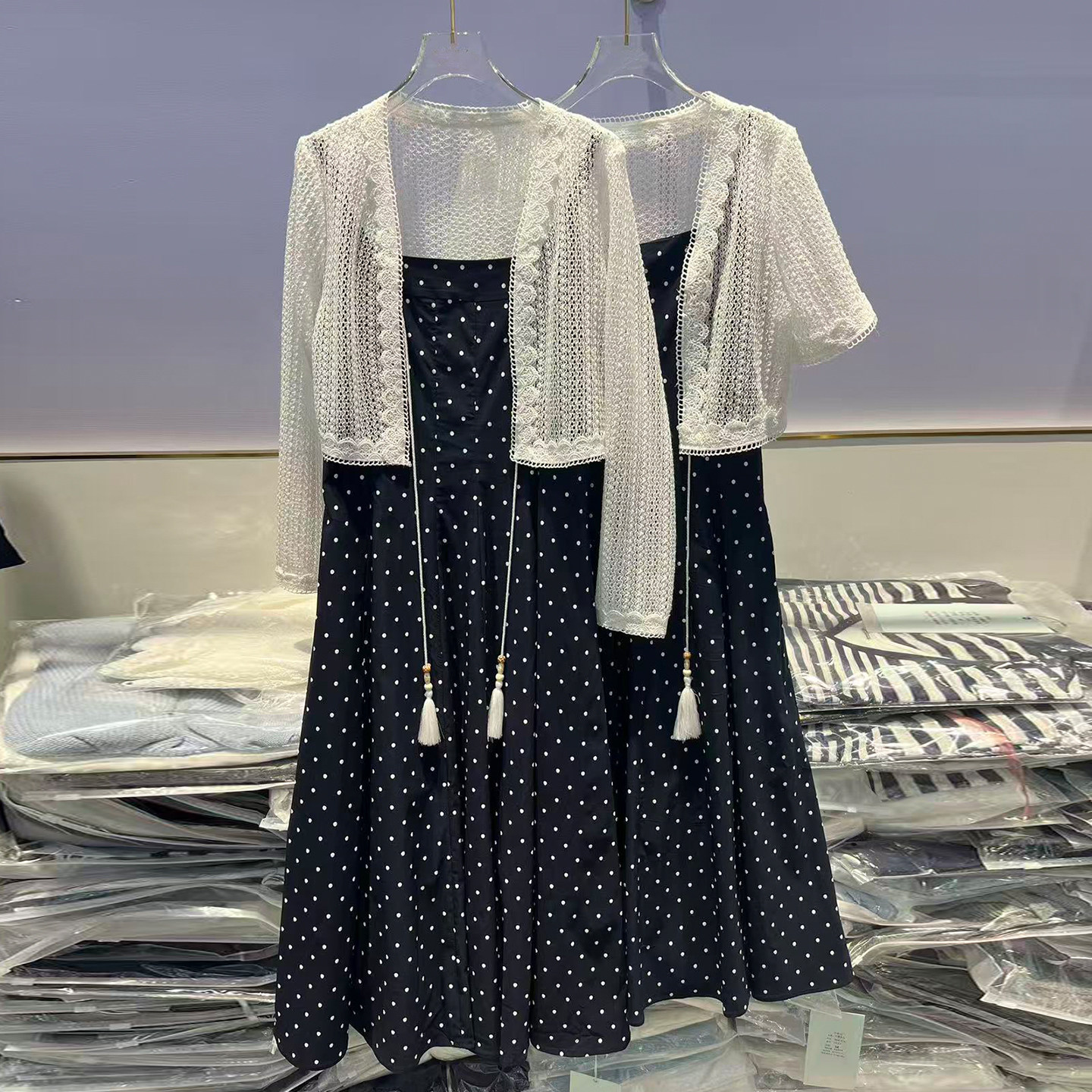 温柔风针织开衫波点吊带连衣裙套装仙女修身显瘦时尚连衣裙两件套