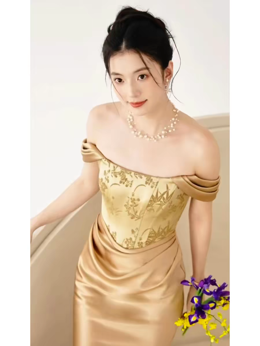 新中式国风订婚领证宴会礼服女高级感轻奢小众敬酒服新娘结婚晨袍