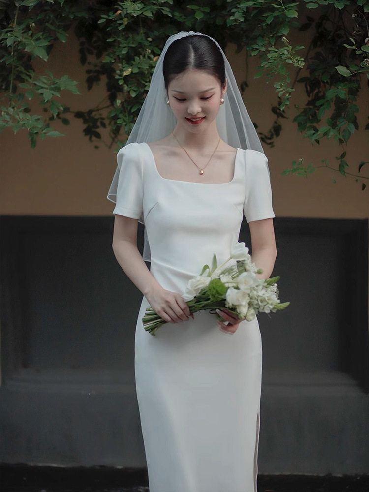 白色包臀连衣裙夏高级感法式婚纱气质订婚主持人小礼服女平时可穿