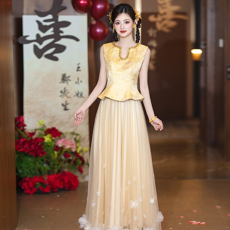 订婚礼服裙高端轻奢小众新中式敬酒服新娘晨袍日常可穿重工回门服