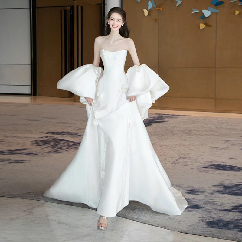 缎面主婚纱2026新款新娘复古抹胸时尚优雅出门拖尾迎宾法式轻婚纱