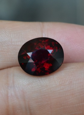 天然血红色石榴石裸石11.38克拉满火彩全净无暇11*14.5包邮送证书